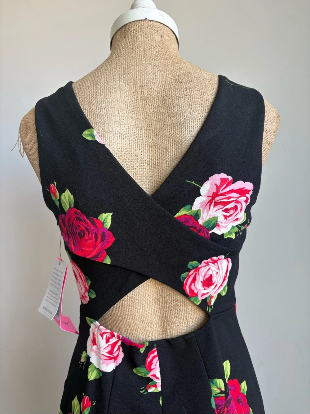 Betsey Johnson Floral Bouquet Cutout Back Rose Print  Size 2 NWT